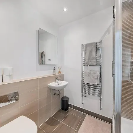 Great 2 Bed Flat With City View London Exterior foto