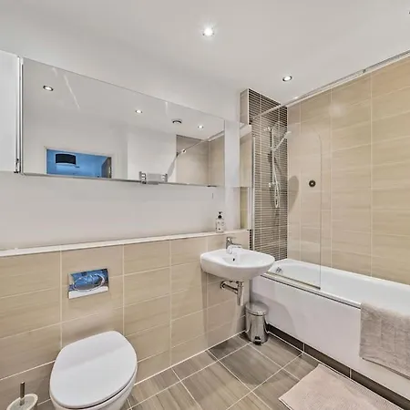 Great 2 Bed Flat With City View London Exterior foto