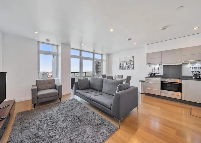 Great 2 Bed Flat With City View